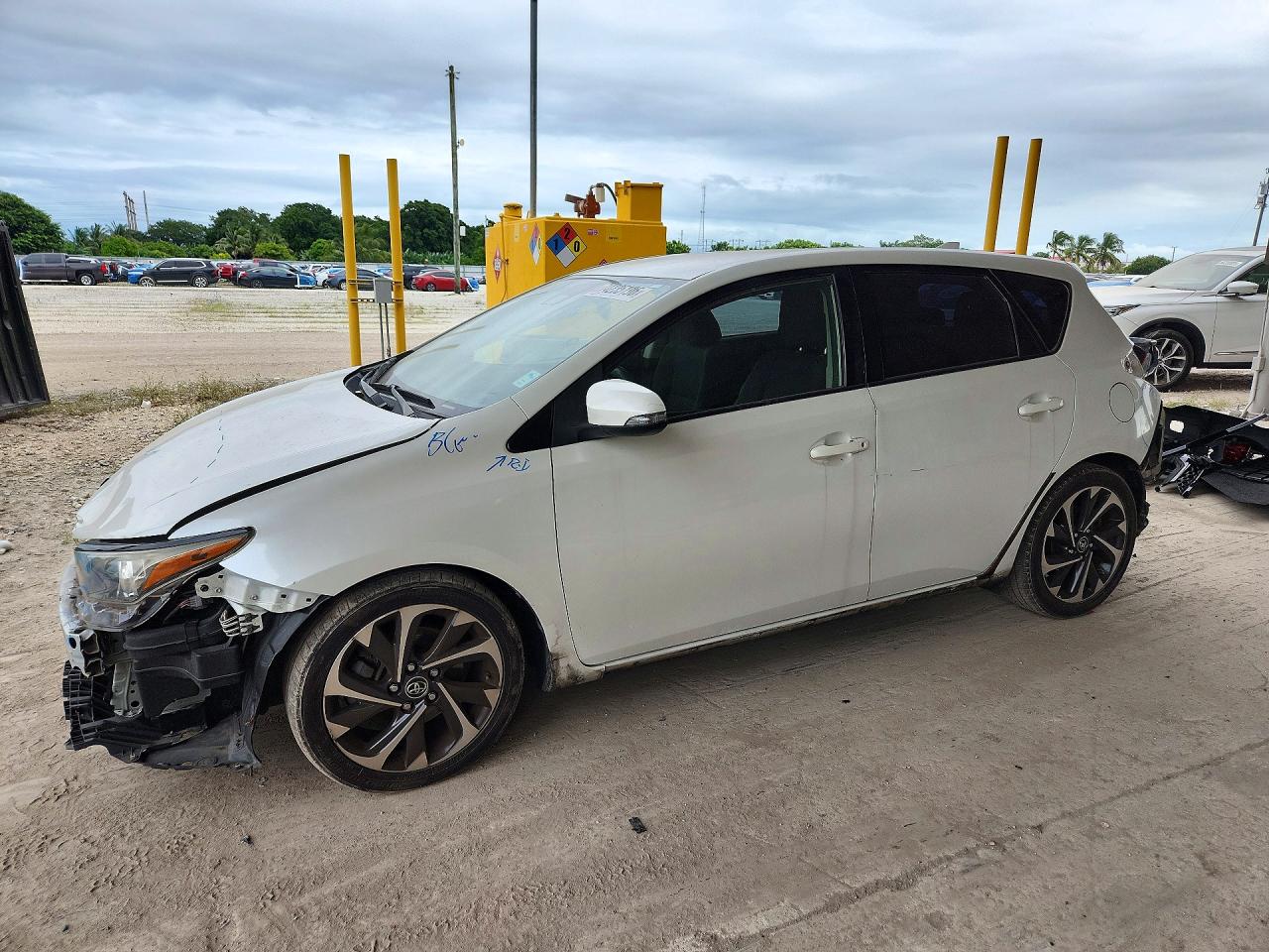 2018 TOYOTA COROLLA — Front 3/4