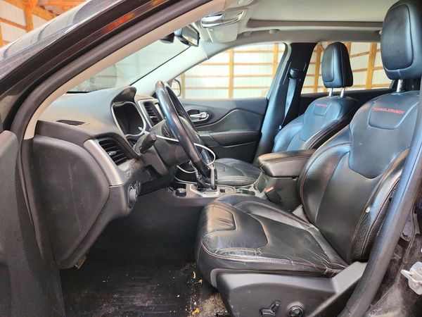 2015 JEEP CHEROKEE Trailhawk — DENT