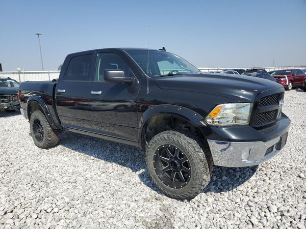 2018 RAM 1500 SLT CREW CAB 4X4