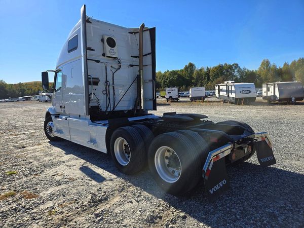 2021 VOLVO VNR — DSRA