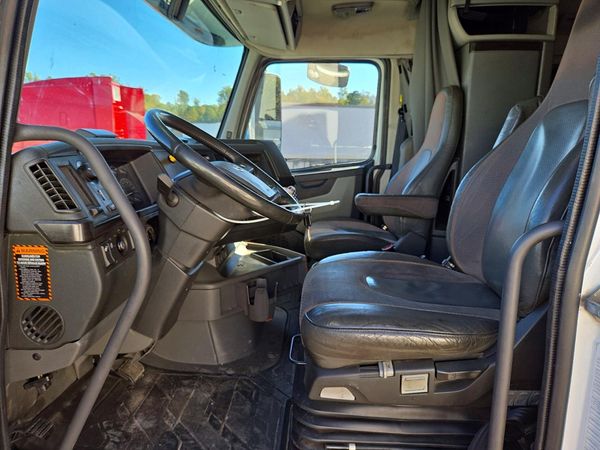 2021 VOLVO VNR — DENT
