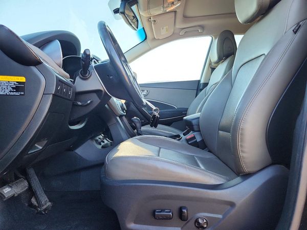 2017 HYUNDAI SANTA FE — DENT