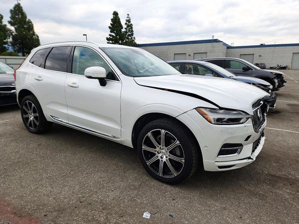 2019 VOLVO XC60 Inscription — Passenger 3/4