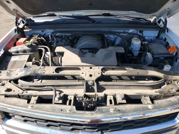 2015 CHEVROLET TAHOE LT — Engine bay