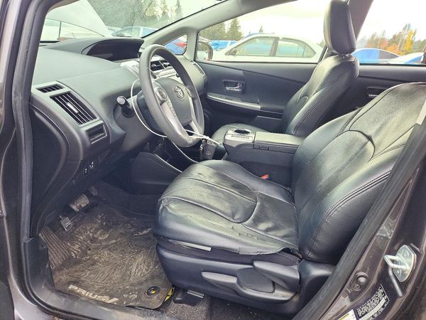2017 TOYOTA PRIUS V TW — DENT