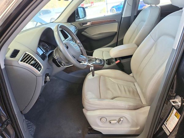 2015 AUDI Q5 E Premium Plus — DENT