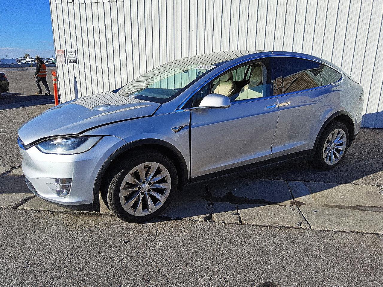 2018 TESLA MODEL X — Front 3/4