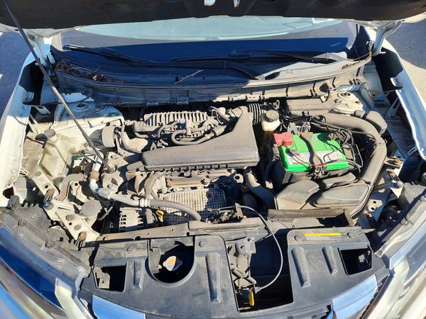 2019 NISSAN ROGUE — Engine bay