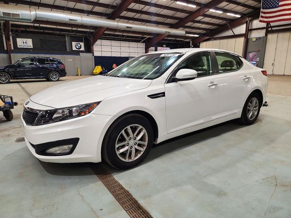 2013 KIA OPTIMA LX — Front 3/4