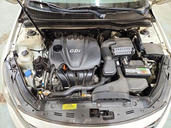 2013 KIA OPTIMA LX — Engine bay