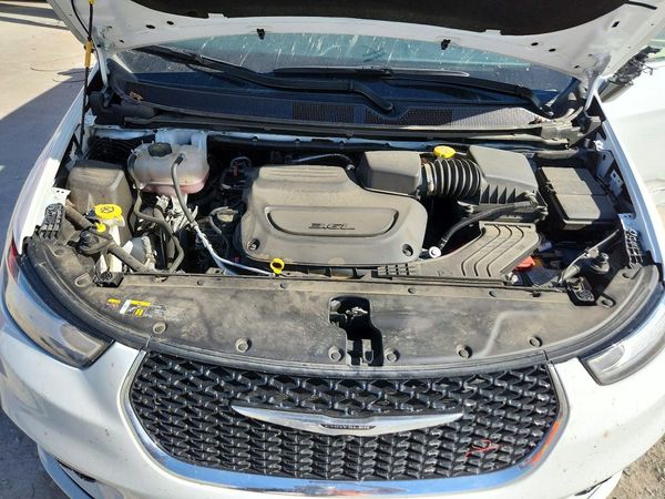 2026 CHRYSLER PACIFICA Limited — Engine bay