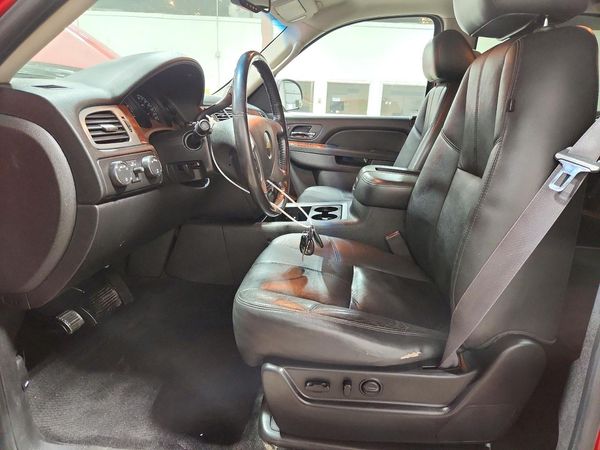 2012 CHEVROLET TAHOE — DENT