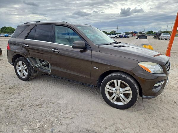 2012 MERCEDES-BENZ ML ML350 4-MATIC — Passenger 3/4