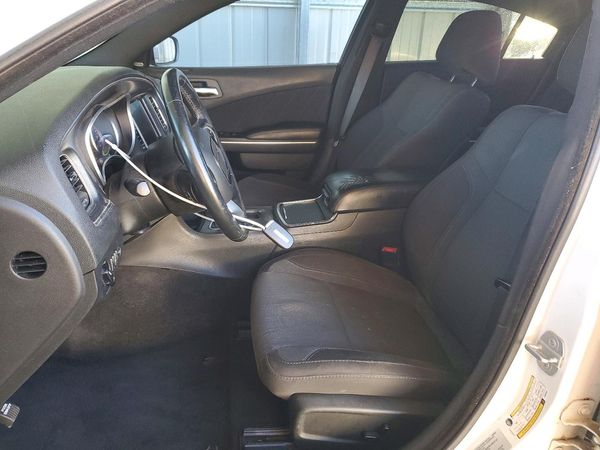 2015 DODGE CHARGER SXT — DENT
