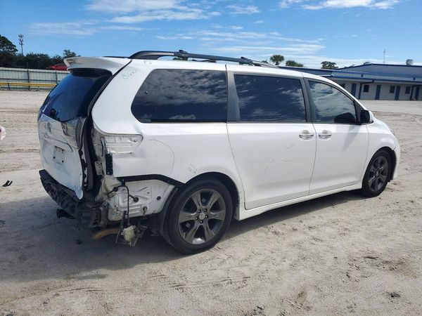 2015 TOYOTA SIENNA — PSRA