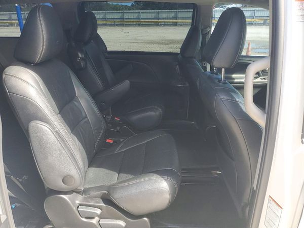 2015 TOYOTA SIENNA — PSRS