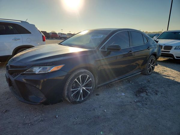 2019 TOYOTA CAMRY L/LE/SE/XLE — Front 3/4