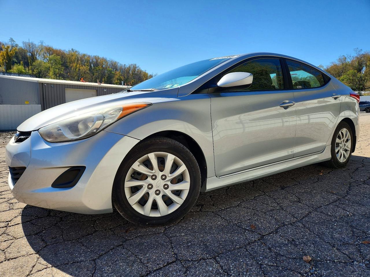 2012 HYUNDAI ELANTRA GLS(Middle grade) — Front 3/4