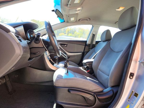 2012 HYUNDAI ELANTRA GLS(Middle grade) — DENT