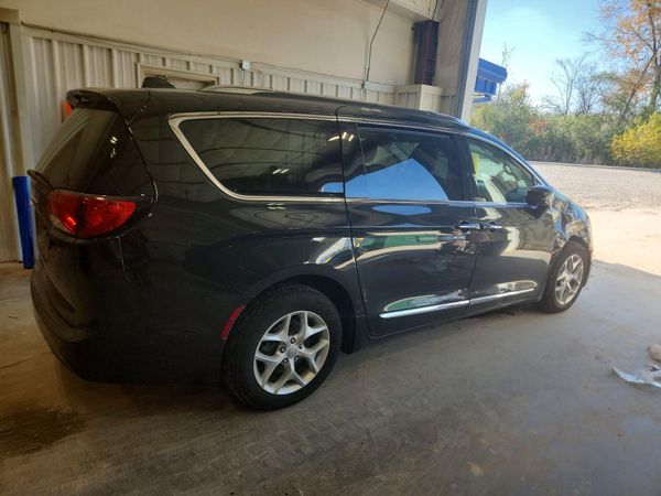 2017 CHRYSLER PACIFICA — PSRA