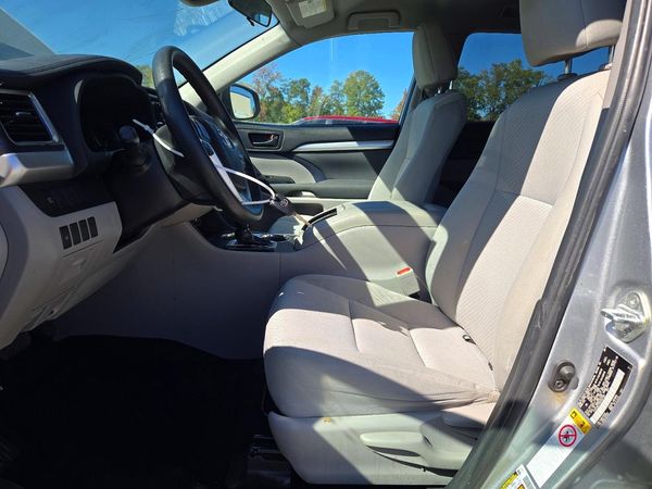 2019 TOYOTA HIGHLANDER LE — DENT