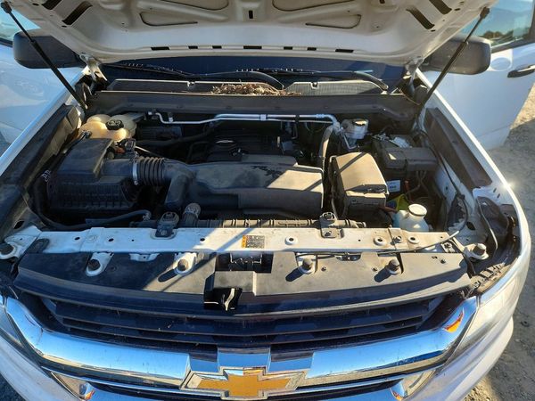 2019 CHEVROLET COLORADO Work Truck — Engine bay