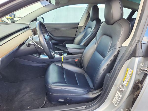 2018 TESLA MODEL 3 — DENT