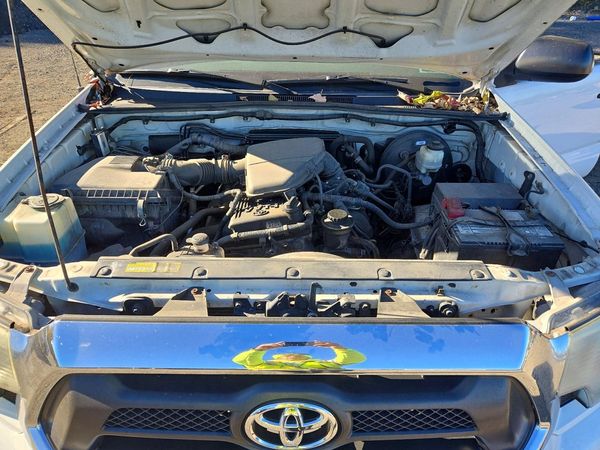 2014 TOYOTA TACOMA Delux Grade — Engine bay
