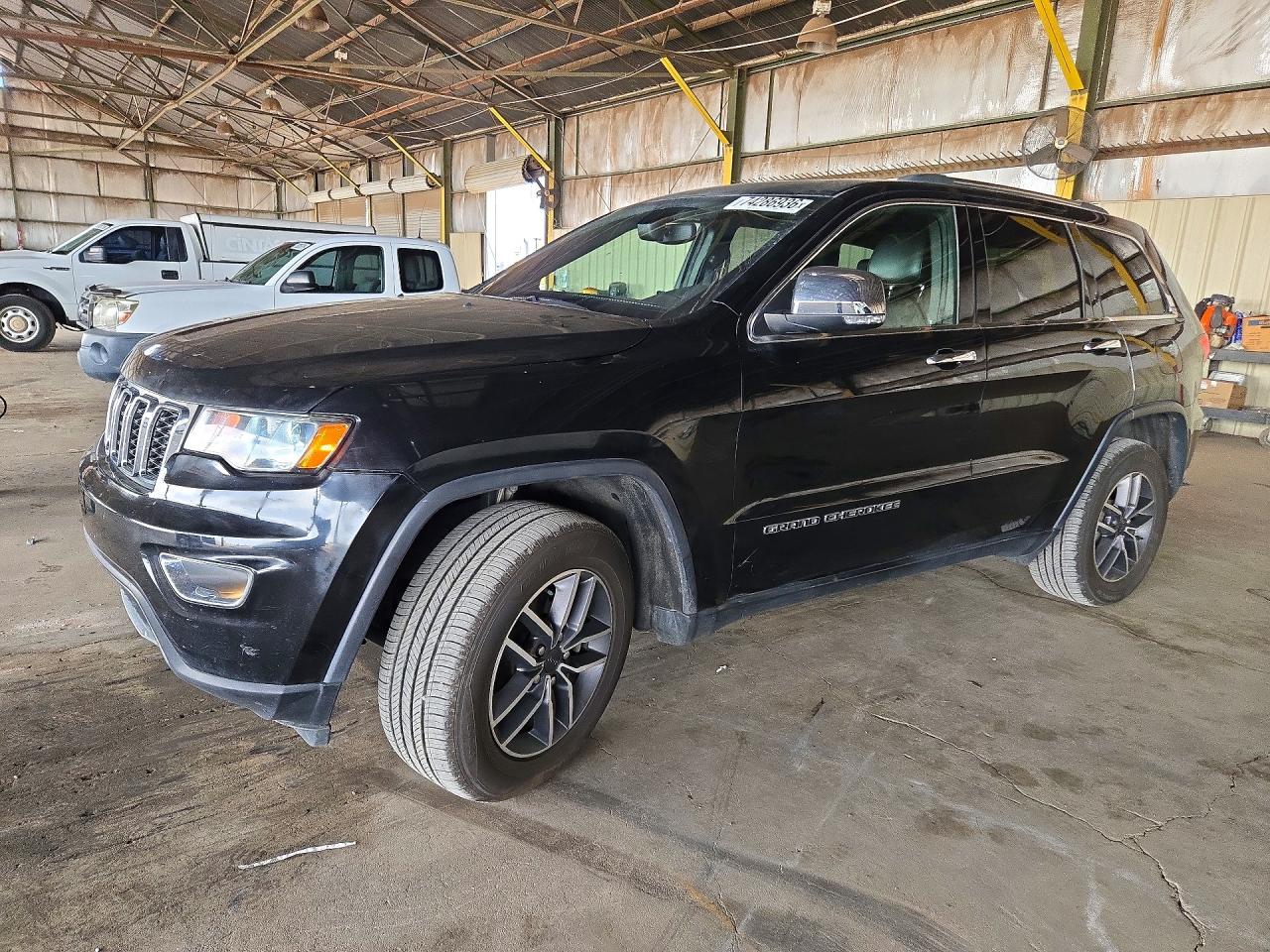 2020 JEEP GRAND CHEROKEE Limited — Front 3/4