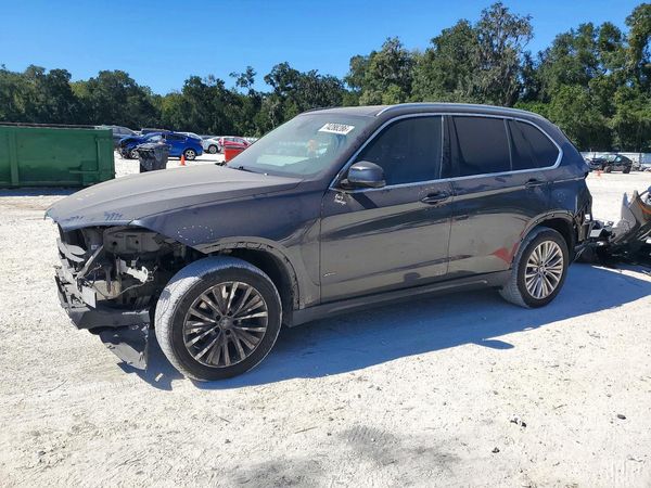 2017 BMW X5 xDrive35i — Front 3/4