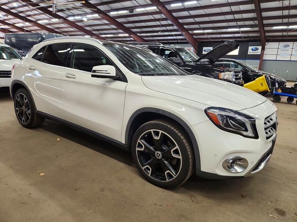 2018 MERCEDES-BENZ GLA GLA250-4M — Passenger 3/4