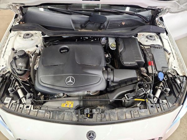 2018 MERCEDES-BENZ GLA GLA250-4M — Engine bay