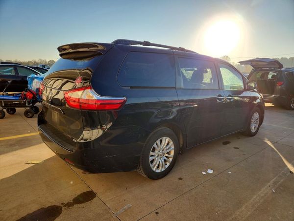 2015 TOYOTA SIENNA — PSRA