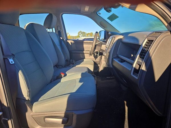 2016 RAM 1500 ST — DENT