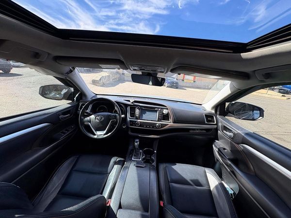 2017 TOYOTA HIGHLANDER SE/XLE