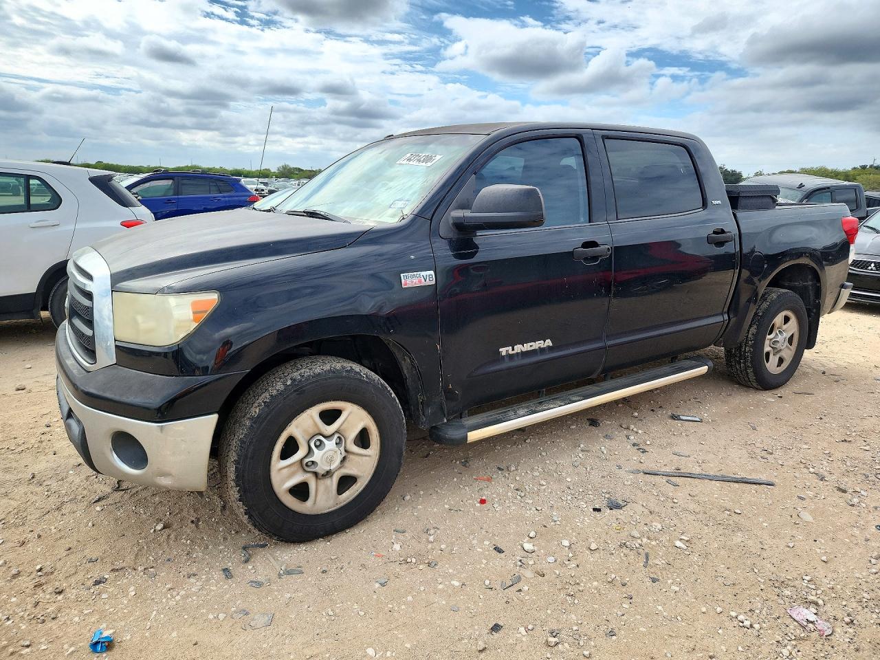 2012 TOYOTA TUNDRA SR5 — Front 3/4