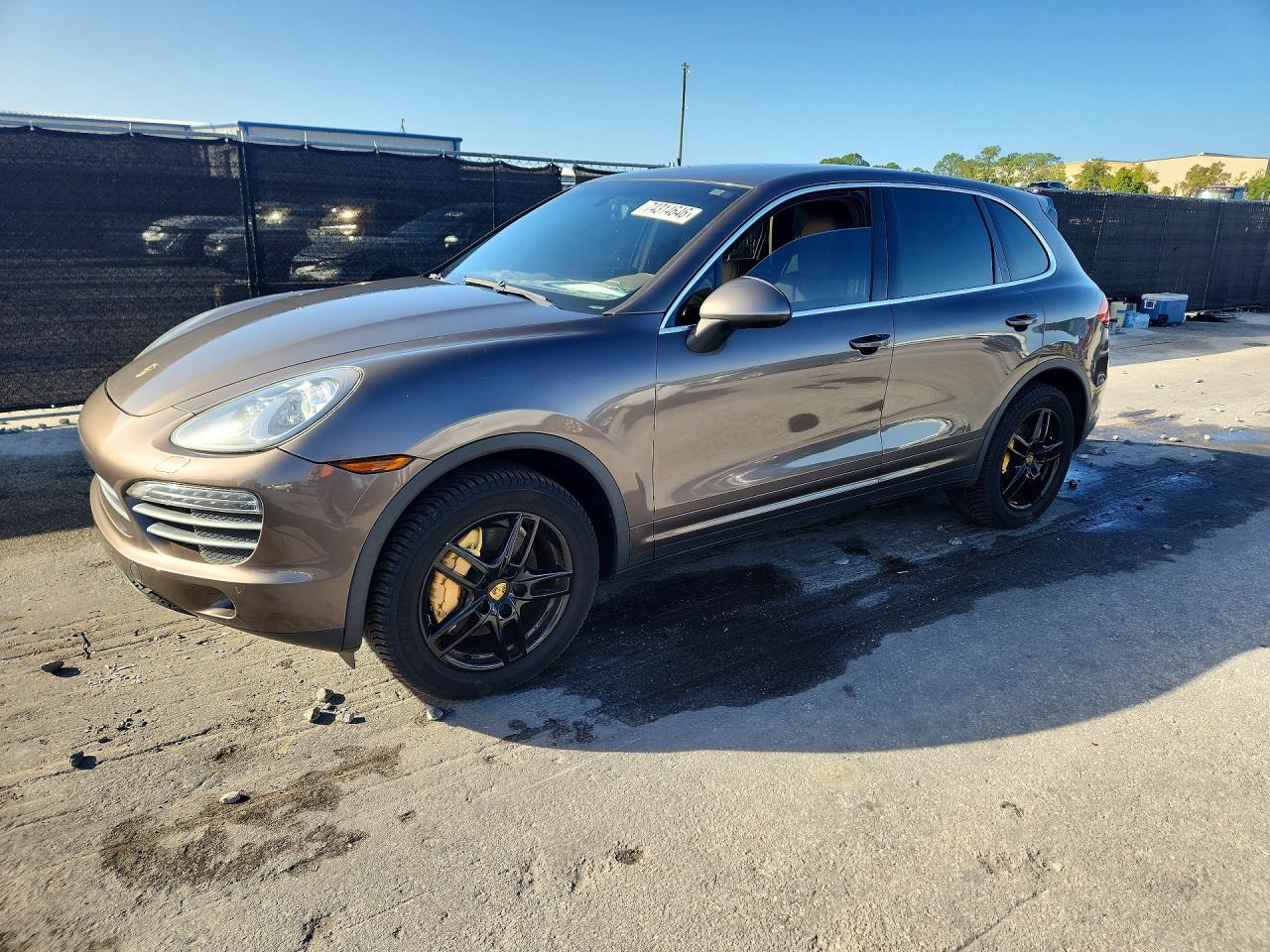 2014 PORSCHE CAYENNE S — Front 3/4
