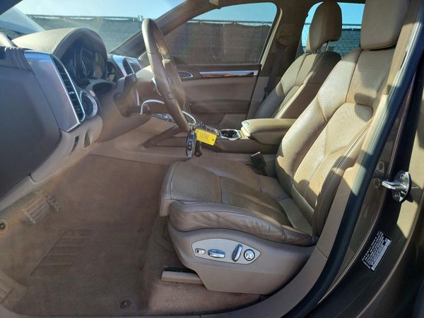 2014 PORSCHE CAYENNE S — DENT