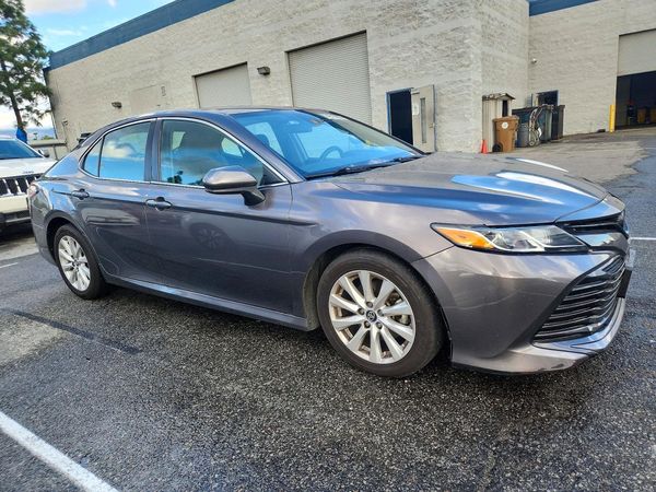 2020 TOYOTA CAMRY LE — Passenger 3/4