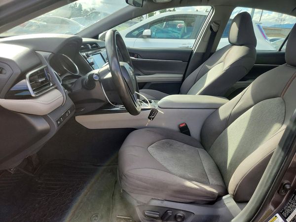 2020 TOYOTA CAMRY LE — DENT
