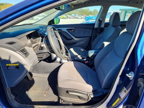 2016 HYUNDAI ELANTRA — DENT