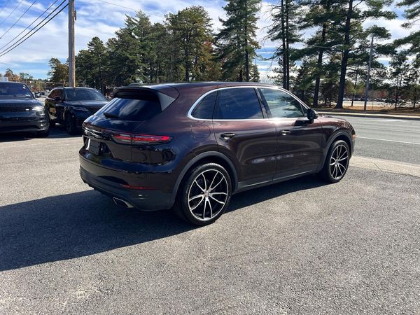 2019 PORSCHE CAYENNE