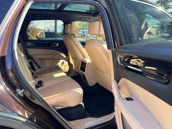 2019 PORSCHE CAYENNE