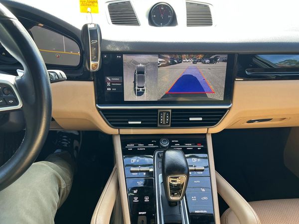 2019 PORSCHE CAYENNE