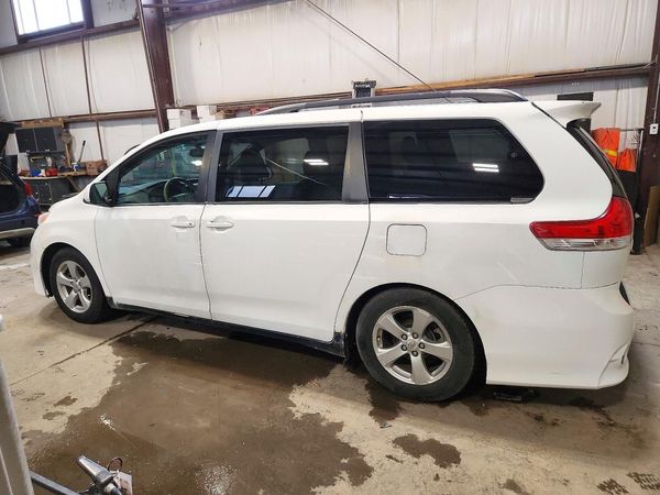2012 TOYOTA SIENNA — DSRA