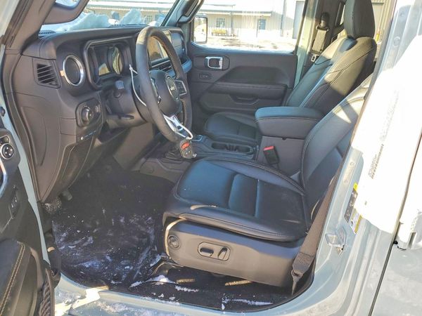 2024 JEEP WRANGLER Sahara 4XE