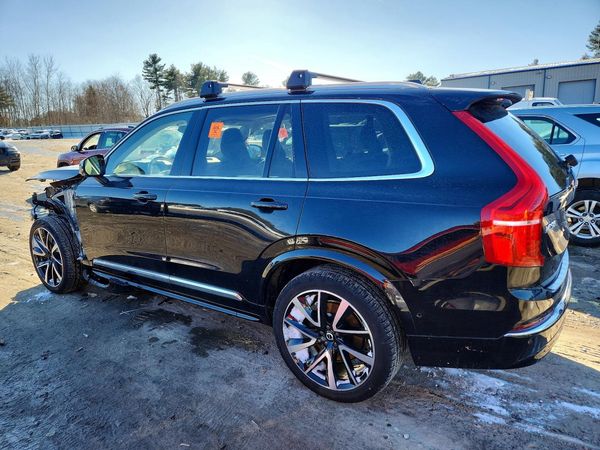 2023 VOLVO XC90