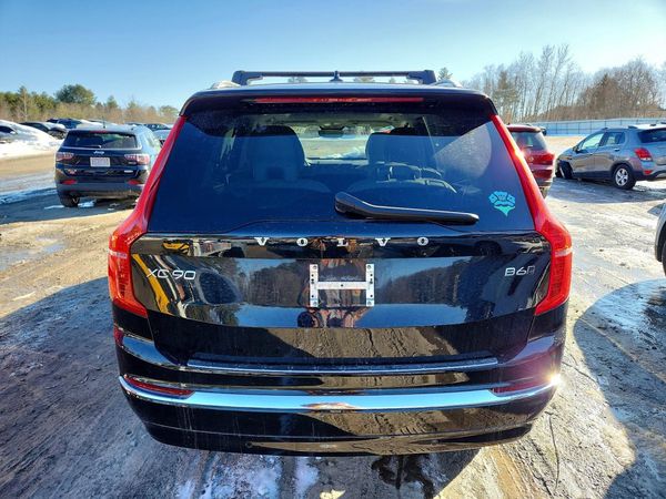 2023 VOLVO XC90
