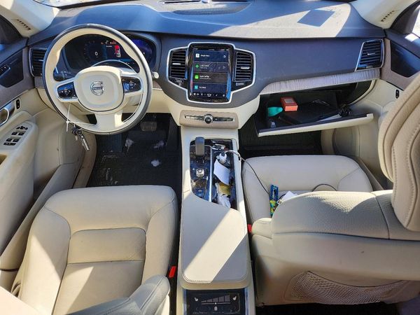 2023 VOLVO XC90