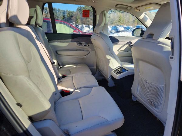 2023 VOLVO XC90